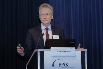 Dr. Nikolaus Melcop Dr. Nikolaus Melcop