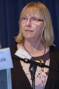 Dr. Anke Walendzik